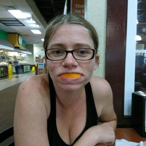 Meet your Posher, Max